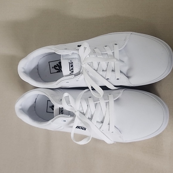 Van's Seldan platform lace-up style canvas white women's 9.5 shoes. - Picture 5 of 6